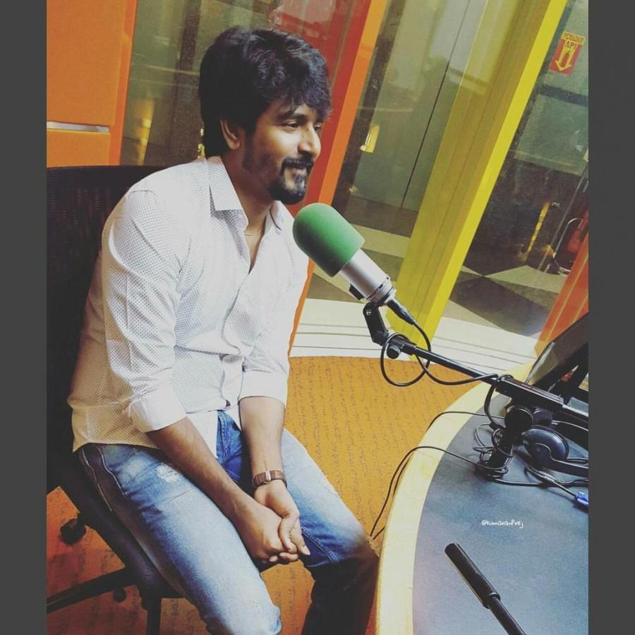 South Indian Actor Sivakarthikeyan promotes his upcoming movie Remo in Malaysia. Sivakarthikeyan promotes Remo,Sivakarthikeyan,Sivakarthikeyan in Malaysia,Sivakarthikeyan promotes Remo movie,Remo movie promotion,Remo promotion,Remo movie promotion in Malaysia,Remo promotion in Malaysia