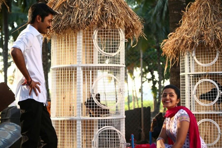 Dhanush, Trisha, Anupama Parameswaran's Kodi movie stills. Dhanush,Trisha,Anupama Parameswaran,Dhanush and Trisha,Kodi movie stills,Kodi movie pics,Kodi movie images,Kodi movie photos,Kodi movie pictures,Kodi movie gallery,Dhanush in Kodi,Trisha in Kodi