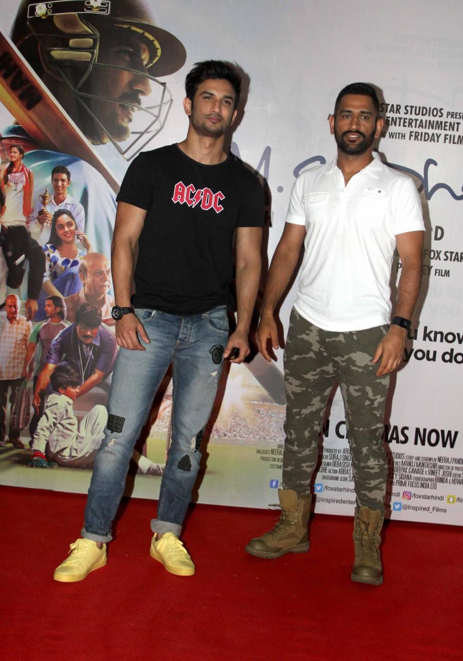 India's limited overs skipper Mahendra Singh Dhoni and Sushant Singh Rajput snapped at 'M.S. Dhoni: The Untold Story' promotions. Mahendra Singh Dhoni,Dhoni,MS Dhoni-The Untold Story,M.S. Dhoni,M.S. Dhoni box office,Sushant Singh Rajput,Dhoni and Sushant Singh,Sushant Singh,sushant singh rajput ms dhoni