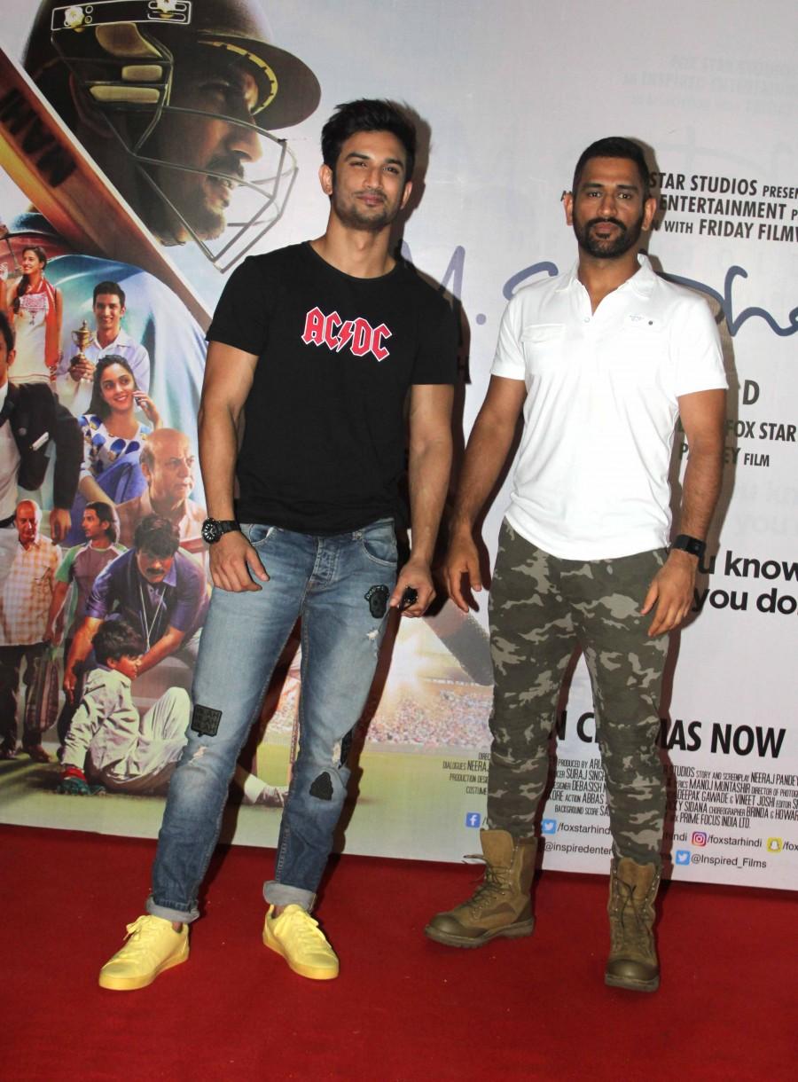 India's limited overs skipper Mahendra Singh Dhoni and Sushant Singh Rajput snapped at 'M.S. Dhoni: The Untold Story' promotions. Mahendra Singh Dhoni,Dhoni,MS Dhoni-The Untold Story,M.S. Dhoni,M.S. Dhoni box office,Sushant Singh Rajput,Dhoni and Sushant Singh,Sushant Singh,sushant singh rajput ms dhoni