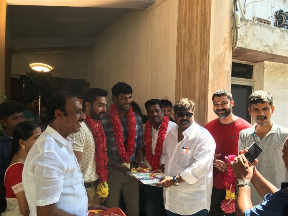 Tamil movie Thupparivaalan launched in Chennai. Celebs like Vishal, Prasanna, Mysskin and others graced the event. Vishal,Prasanna,Mysskin,Vishal and Mysskin,Thupparivaalan movie launch,Thupparivaalan movie pooja,Thupparivaalan movie launch pics,Thupparivaalan movie launch images,Thupparivaalan movie launch stills,Thupparivaalan movie launch pictures,Thupparivaalan