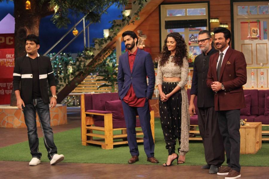 Anil Kapoor with Harshvardhan Kapoor, Saiyami Kher and Om Praksh Mehra promote Mirzya at Kapil Sharma's show. Anil Kapoor,Harshvardhan Kapoor,Saiyami Kher,Om Praksh Mehra,Mirzya at Kapil Sharma's show,Mirzya Team at Kapil Sharma's show,Kapil Sharma show,Mirzya promotion,Mirzya movie promotion,Mirzya movie promotion pics,Mirzya movie promotion images,Mir