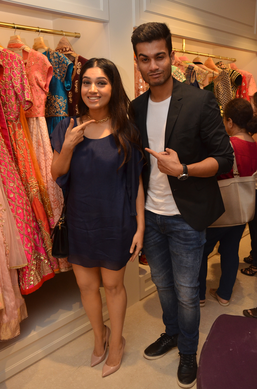 The evening was co-hosted by Gauri Malhotra Narang and Suved Lohia. The glamorous soireé saw some famed names like Malaika Arora Khan, Bhumi Pednekar, Anchal Kumar, Shamita Singha, Amrita Raichand, Manasi Scott and Kritika Kamra from the industry wearing outfits from Sionnah to show support to this stylish new fashion hub. Other guests included Malini Agarwal, Kim Sharma, Suchitra Pillai, Ashish Sajnani and Sunny Kaushal. Malaika Arora Khan,Bhumi Pednekar,Anchal Kumar,Shamita Singha,Amrita Raichand,Manasi Scott,Malini Agarwal,Kim Sharma,Suchitra Pillai,Ashish Sajnani