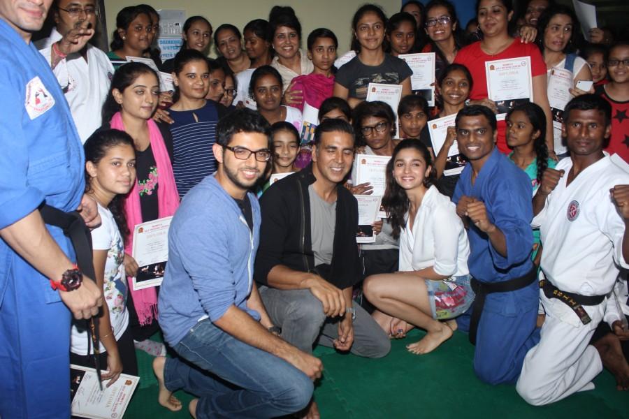 Celebs like Akshay Kumar, Alia Bhatt, Aditya Thackeray at Women's Self Defence Centre graduation day. Akshay Kumar,Alia Bhatt,Aditya Thackeray,Akshay Kumar and Alia Bhatt,Women's Self Defence Centre graduation day,Women's Self Defence day,Akshay Kumar pics,Akshay Kumar images,Akshay Kumar photos,Akshay Kumar stills,Alia Bhatt pics,Alia Bhatt ima