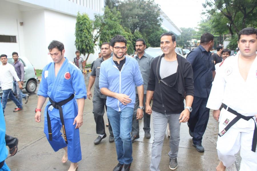 Celebs like Akshay Kumar, Alia Bhatt, Aditya Thackeray at Women's Self Defence Centre graduation day. Akshay Kumar,Alia Bhatt,Aditya Thackeray,Akshay Kumar and Alia Bhatt,Women's Self Defence Centre graduation day,Women's Self Defence day,Akshay Kumar pics,Akshay Kumar images,Akshay Kumar photos,Akshay Kumar stills,Alia Bhatt pics,Alia Bhatt ima
