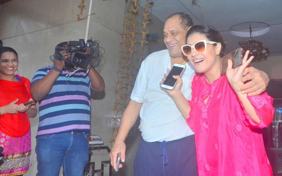 Bollywood actress Kajol attends Durga Puja in North Bombay. Kajol,Kajol attends Durga Puja,Durga Puja,Durga Puja in Bombay,Durga Puja celebrations,Samrat Mukherje,Aneel Murarka,Sumona chakraborty,Durga Puja Samiti,Maa Durga