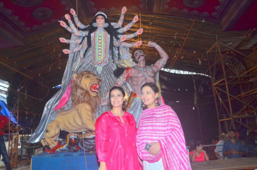 Bollywood actress Kajol attends Durga Puja in North Bombay. Kajol,Kajol attends Durga Puja,Durga Puja,Durga Puja in Bombay,Durga Puja celebrations,Samrat Mukherje,Aneel Murarka,Sumona chakraborty,Durga Puja Samiti,Maa Durga