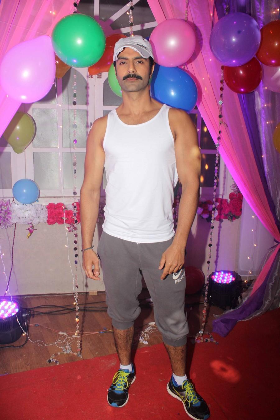 Shabana Azmi, Ashmit Patel on the set of zee new show Shabana Azmi,Ashmit Patel,Amma - Ek Maa jo lakhon ke liye baani Amma,Amma - Ek Maa jo lakhon ke liye baani Amma show,Shabana Azmi and Ashmit Patel