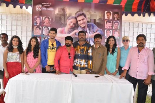 Telugu movie Maro Drushyam launched event held at Hyderabad. Celebs like Mamatha Ravath, Bharatha Naidu and others graced the event.