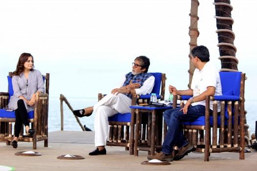 Photos of Bollywood actor Amitabh Bachchan participates in cleanliness drive at Juhu Beach.