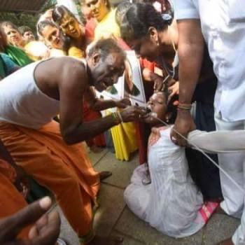 Jayalalithaa's supporters performed a special puja at Apollo Hospitals today.