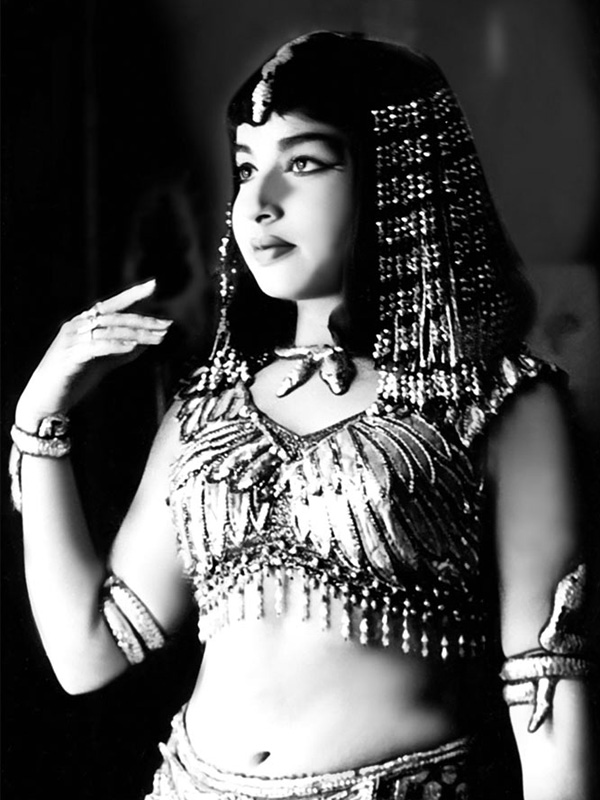 Check out Tamil Nadu CM Jayalalithaa's Rare and Unseen Pictures. Jayalalithaa,jayalalithaa health,Jayalalithaa dead,Jayalalithaa death rumours,Jayalalithaa rare pics,Jayalalithaa rare images,Jayalalithaa rare photos,Jayalalithaa rare stills,Jayalalithaa rare pictures,Jayalalithaa unseen pics,Jayalalithaa unseen images