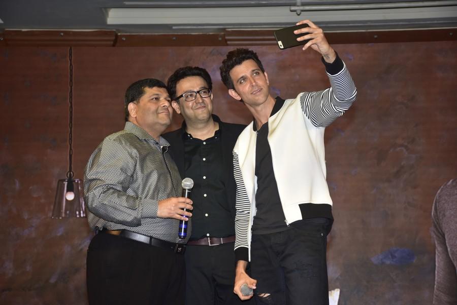 Bollywood’s Greek god Hrithik Roshan has been in news for designing his waterfront property as not for a showpiece mansion but for his own home. Hrithik Roshan,Hrithik Roshan unveils Digital Home application,actor Hrithik Roshan,Hrithik Roshan pics,Hrithik Roshan images,Hrithik Roshan stills,Hrithik Roshan pictures,Hrithik Roshan latest pics,Hrithik Roshan latest images,Hrithik Roshan latest photo