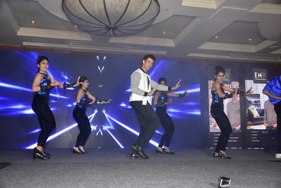 Hrithik Roshan said,"A house that telegraphs the right image completes the picture in a statement-making way is my definition of an ideal home”. As my association with the DCtex family is growing more on a business level now, we felt the need to get to know the foot soldiers (Retailers), who are behind making this brand a Huge Success. Hrithik Roshan,Hrithik Roshan unveils Digital Home application,actor Hrithik Roshan,Hrithik Roshan pics,Hrithik Roshan images,Hrithik Roshan stills,Hrithik Roshan pictures,Hrithik Roshan latest pics,Hrithik Roshan latest images,Hrithik Roshan latest photo