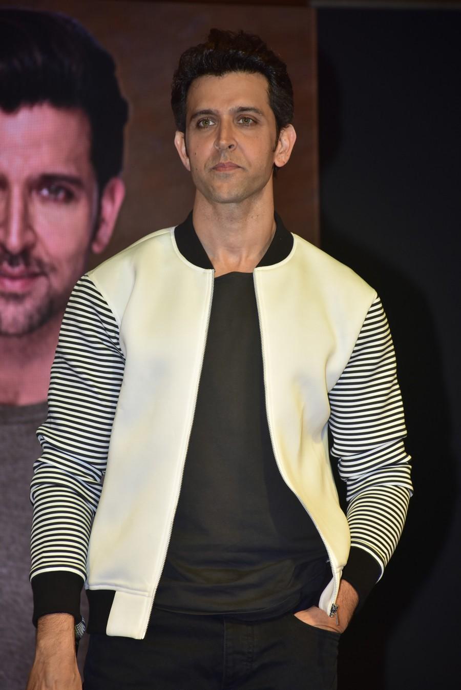 Hrithik Roshan unveils Digital Home application by DCTex Furnishing Hrithik Roshan,Hrithik Roshan unveils Digital Home application,actor Hrithik Roshan,Hrithik Roshan pics,Hrithik Roshan images,Hrithik Roshan stills,Hrithik Roshan pictures,Hrithik Roshan latest pics,Hrithik Roshan latest images,Hrithik Roshan latest photo