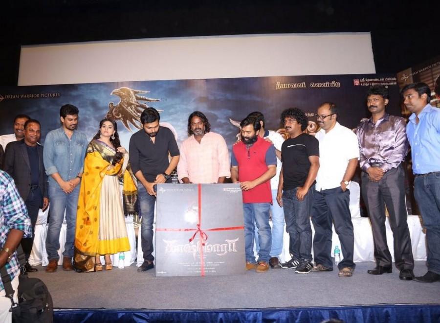 Tamil movie Kaashmora Audio launch event held in Chennai. Celebs like Karthi, Sri Divya and others graced the event. Kaashmora Audio launch,Kaashmora,Kaashmora Audio,Kaashmora music launch,Kaashmora music,Karthi,Sri Divya,Karthi at Kaashmora Audio launch,Sri Divya at Kaashmora Audio launch,Kaashmora Audio launch pics,Kaashmora Audio launch images,Kaashmora Audio launch