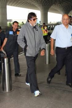 Celebs like Tamannaah Bhatia, Sonu Sood, Amitabh Bachchan, Sachin Tendulkar, Abhishek Bachchan, Kareena Kapoor Khan and many more spotted at Mumbai Airport.