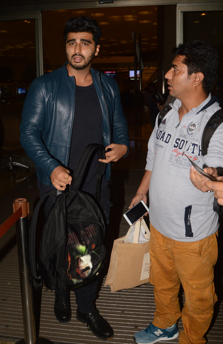 Photos of Bollywood actor Arjun Kapoor leaves to Ladhak for a Magazine shoot. Arjun Kapoor,Arjun Kapoor leaves to Ladhak,Arjun Kapoor Magiazine shoot,Arjun Kapoor pics,Arjun Kapoor images,Arjun Kapoor photos,Arjun Kapoor stills,Arjun Kapoor pictures,Arjun Kapoor latest pics,Arjun Kapoor latest images,Arjun Kapoor latest photos,Arju