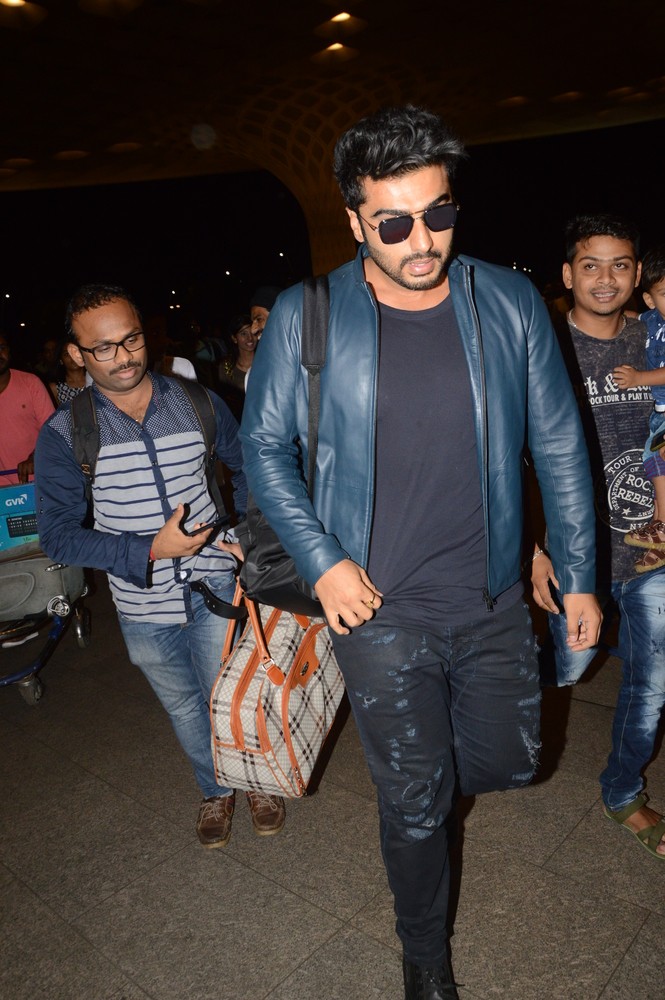 Photos of Bollywood actor Arjun Kapoor leaves to Ladhak for a Magazine shoot. Arjun Kapoor,Arjun Kapoor leaves to Ladhak,Arjun Kapoor Magiazine shoot,Arjun Kapoor pics,Arjun Kapoor images,Arjun Kapoor photos,Arjun Kapoor stills,Arjun Kapoor pictures,Arjun Kapoor latest pics,Arjun Kapoor latest images,Arjun Kapoor latest photos,Arju