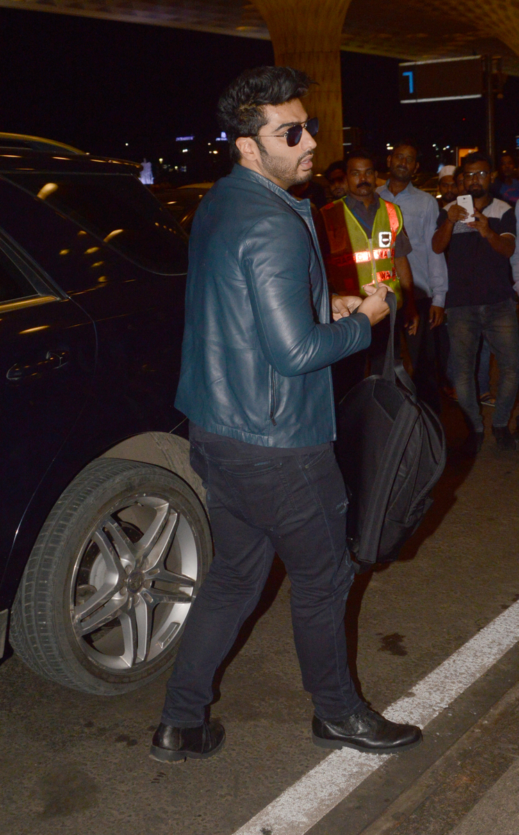 Photos of Bollywood actor Arjun Kapoor leaves to Ladhak for a Magazine shoot. Arjun Kapoor,Arjun Kapoor leaves to Ladhak,Arjun Kapoor Magiazine shoot,Arjun Kapoor pics,Arjun Kapoor images,Arjun Kapoor photos,Arjun Kapoor stills,Arjun Kapoor pictures,Arjun Kapoor latest pics,Arjun Kapoor latest images,Arjun Kapoor latest photos,Arju