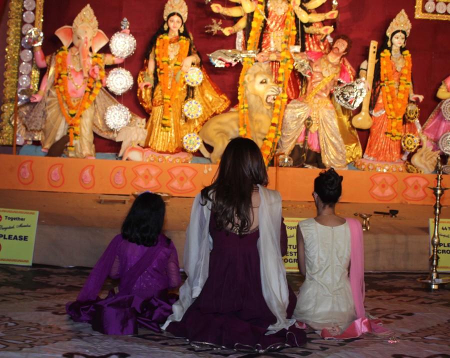 Photos of Bollywood actress Sushmita Sen visits Sarbojanak Durga Pooja mandal at Bandra. Sushmita Sen visits Sarbojanak Durga Pooja mandal,Durga Pooja mandal,Sushmita Sen visits Sarbojanak Durga Pooja,Sushmita Sen visits Sarbojanak,Sushmita Sen,Sushmita Sen pics,Sushmita Sen images,Sushmita Sen photos,Sushmita Sen stills,Sushmita Sen pictures