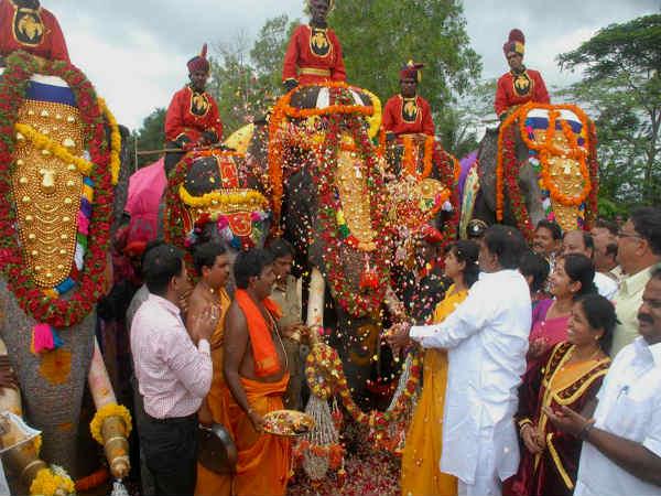 Though the grand festival is held for 10 days every year, it will be 11 days this time due to an extra day in the Hindu (lunar) calendar owing to planetary movements. Mysore Dasara Festival Celebration,Mysore Dasara Festival,Mysore Dasara,Mysore Dasara Celebration,Mysore Dasara Celebration pics,Mysore Dasara pics,Mysore Dasara images,Mysore Dasara photos,Mysore Dasara stills,Mysore Dasara pictures