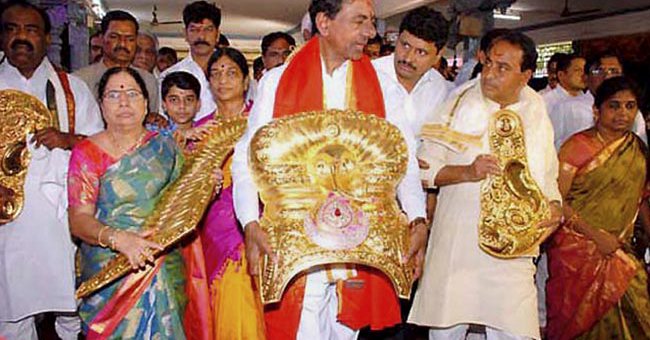 Telangana Chief Minister K. Chandrasekhar Rao on Sunday offered a golden crown worth Rs.3.5 crore to Hindu goddess Bhadrakali in Warangal. Accompanied by his wife Shobha Rao and some cabinet colleagues, the chief minister presented the crown, weighing 11.7 kg, to the temple.