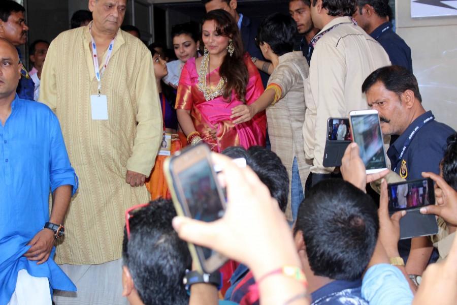 Photos of Bollywood actress Rani Mukerji attends the Durga Puja celebrations in Mumbai. Rani Mukerji,Rani Mukerji attends the Durga Puja celebrations,Durga Puja celebrations,Durga Puja celebrations in Mumbai,Durga Puja celebrations pics,Durga Puja celebrations images,Durga Puja celebrations photos,Durga Puja celebrations stills,Durga Puja ce