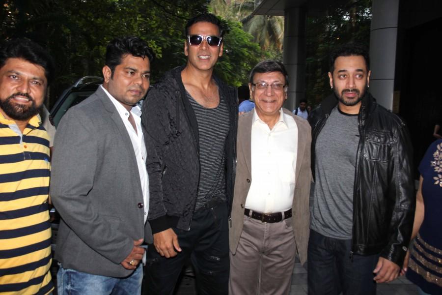 Photos of Bollywood movie '30 Minutes' trailer and music launch. Celebs like Akshay Kumar, Harmeet Singh, Manmeet Singh, Hiten Paintal, Paintal, Mitasha Paintal, Hrishita Bhatt, Divya Khosla Kumar, Bhushan Kumar, Hrishita Bhatt, Hemant Pandey and others graced the event. Akshay Kumar,30 Minutes trailer,30 Minutes trailer launch,30 Minutes trailer pics,30 Minutes trailer images,30 Minutes trailer photos,30 Minutes music,30 Minutes music launch,30 Minutes audio,Harmeet Singh,Manmeet Singh,Hiten Paintal,Paintal,Mitasha Paint