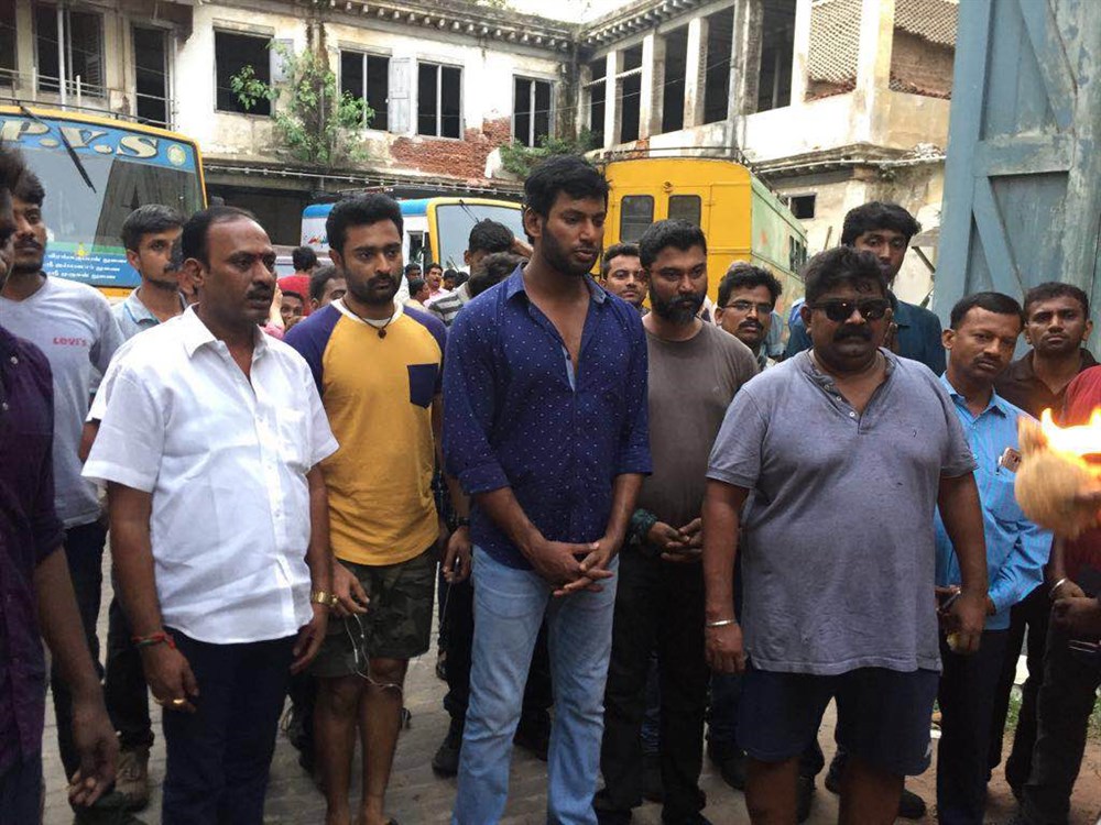 Actor Vishal, Prasanna, Director Myskkin and Team celebrate Ayudha Pooja on the set of Thupparivalan on location. Vishal,Prasanna,Director Myskkin,Thupparivalan,Ayudha Pooja,Thupparivalan on the sets,Thupparivalan pics,Thupparivalan images,Thupparivalan photos,Thupparivalan stills,Thupparivalan pictures