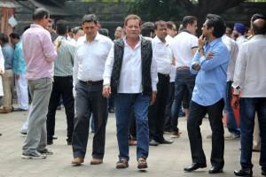 Akshay Kumar,Abhishek Bachchan,Shilpa Shetty's father funeral,Shilpa Shetty father funeral,Surendra Shetty funeral,Surendra Shetty funeral pics,Surendra Shetty funeral images,Surendra Shetty funeral photos,Surendra Shetty funeral stills,Surendra Shet