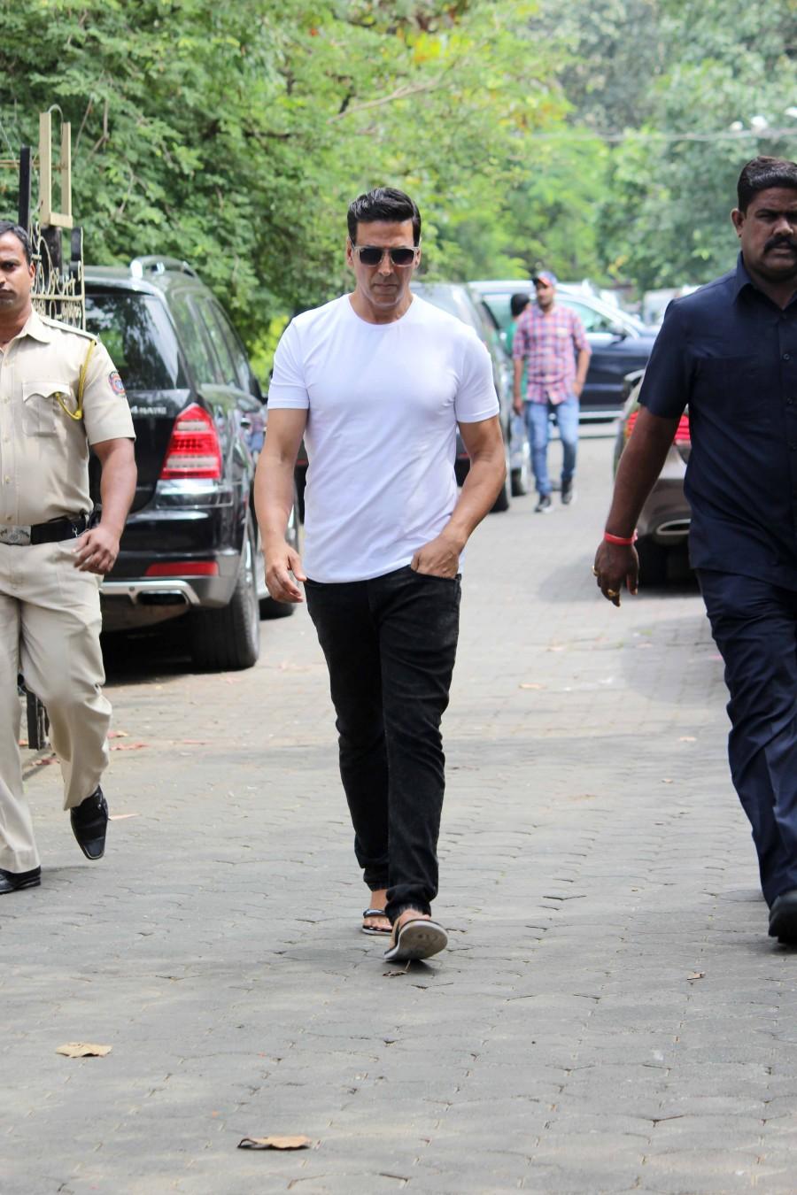 Actor Akshay Kumar at Shilpa Shetty's father funeral Akshay Kumar,Abhishek Bachchan,Shilpa Shetty's father funeral,Shilpa Shetty father funeral,Surendra Shetty funeral,Surendra Shetty funeral pics,Surendra Shetty funeral images,Surendra Shetty funeral photos,Surendra Shetty funeral stills,Surendra Shet
