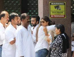 Akshay Kumar,Abhishek Bachchan,Shilpa Shetty's father funeral,Shilpa Shetty father funeral,Surendra Shetty funeral,Surendra Shetty funeral pics,Surendra Shetty funeral images,Surendra Shetty funeral photos,Surendra Shetty funeral stills,Surendra Shet