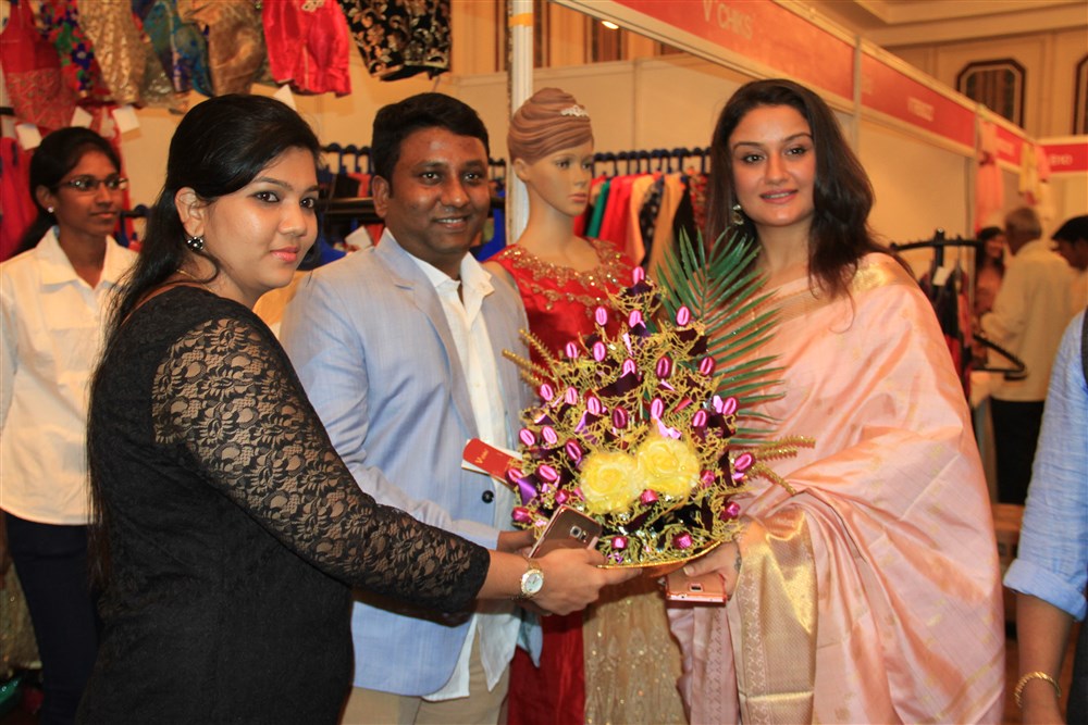 Photos of South Indian Actress Sonia Agarwal inaugurates Hoofa Posh Exhibition and Fashion show in Chennai. Sonia Agarwal inaugurates Hoofa Posh Exhibition,Sonia Agarwal fashion Show,fashion Show,actress Sonia Agarwal,Sonia Agarwal pics,Sonia Agarwal images,Sonia Agarwal photos,Sonia Agarwal stills,Sonia Agarwal pictures