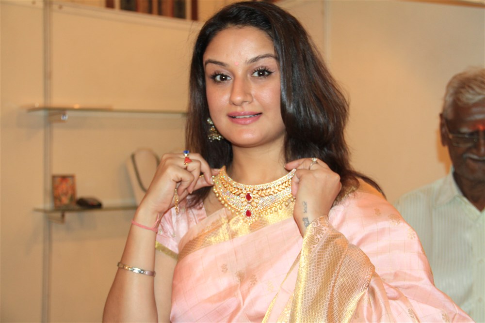 Photos of South Indian Actress Sonia Agarwal inaugurates Hoofa Posh Exhibition and Fashion show in Chennai. Sonia Agarwal inaugurates Hoofa Posh Exhibition,Sonia Agarwal fashion Show,fashion Show,actress Sonia Agarwal,Sonia Agarwal pics,Sonia Agarwal images,Sonia Agarwal photos,Sonia Agarwal stills,Sonia Agarwal pictures