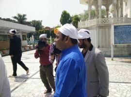 Musician AR Rahman photos,Sound engineer Resul Pukutty pictures,Nanak Shah Fakir music launch photos,Delhi Gurudwara Rakaab Ganj pictures,Rahman Resul Pukutty stills,Rahman Resul Gurudwara Rakaab Ganj