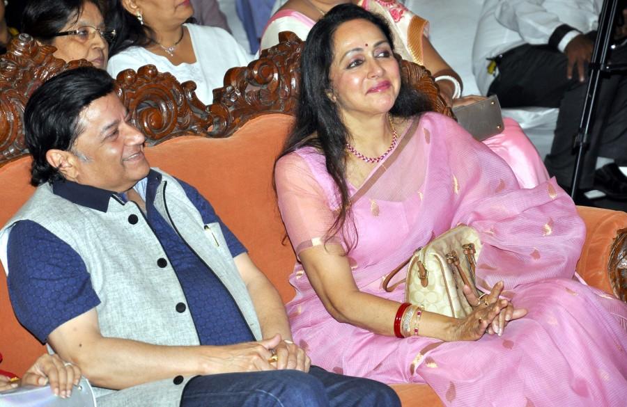 Anup Jalota and Hema Malini Hema Malini,Suresh Wadkar,Anup Jalota,Ravindra Jain,Ravindra Jain's death anniversary,Ravindra Jain death anniversary