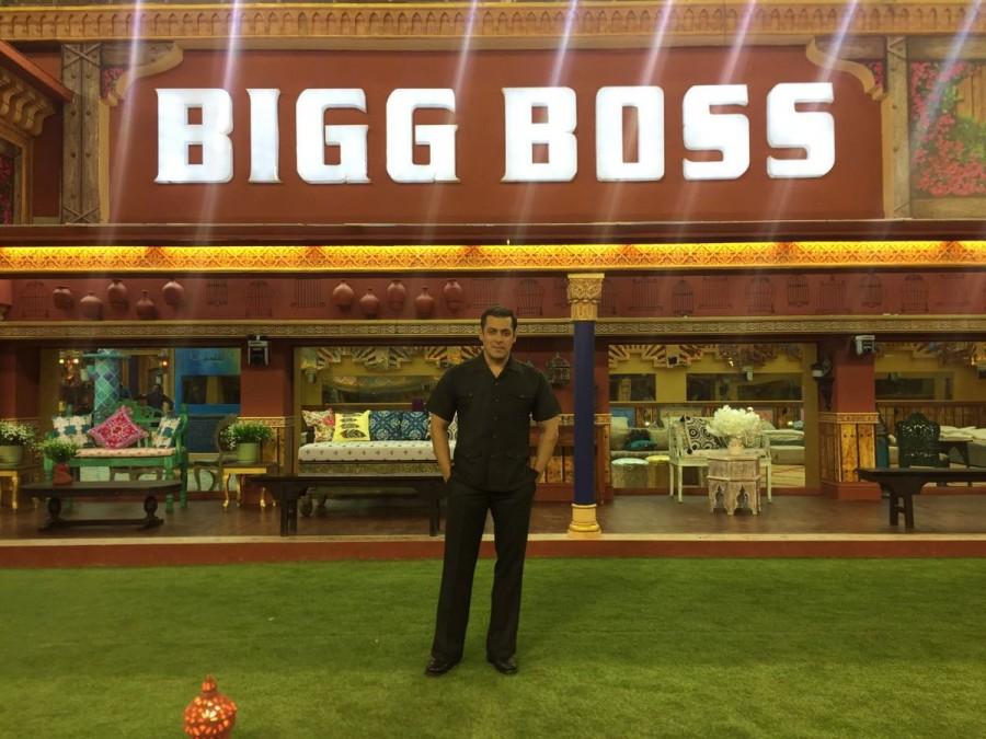 Actor Salman Khan reveals the first look of the Bigg Boss 10 house in three clicks. Bigg Boss 10,Bigg Boss 10 house,Bigg Boss 10 house pics,Bigg Boss 10 house images,Bigg Boss 10 house photos,Bigg Boss 10 house pictures,salman khan bigg boss 10,Salman Khan,Salman Khan enters Bigg Boss 10,Bigg Boss 10 pics,Bigg Boss 10 images,Bigg Boss 10