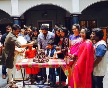 Photos of Power Star Pawan Kalyan celebrates Siva Balaji's birthday on the sets of Katama Rayudu. Pawan Kalyan,Siva Balaji,Siva Balaji birthday,Siva Balaji birthday celebrations,Pawan Kalyan on the sets of Katama Rayudu,Katama Rayudu,Katama Rayudu on the sets,Katama Rayudu pics,Katama Rayudu images,Katama Rayudu photos,Katama Rayudu stills,Katama Ray