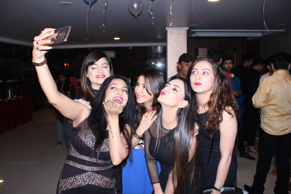 Photos of Actress Digangana Suryavanshi celebrated her 19th birthday at Flags restaurant in Lokhandwala, Andheri West, Mumbai. Digangana Suryavanshi,Digangana Suryavanshi birthday,Digangana Suryavanshi birthday celebration,Digangana Suryavanshi birthday celebration pics,Digangana Suryavanshi birthday celebration images,Digangana Suryavanshi birthday celebration photos,Digangana S