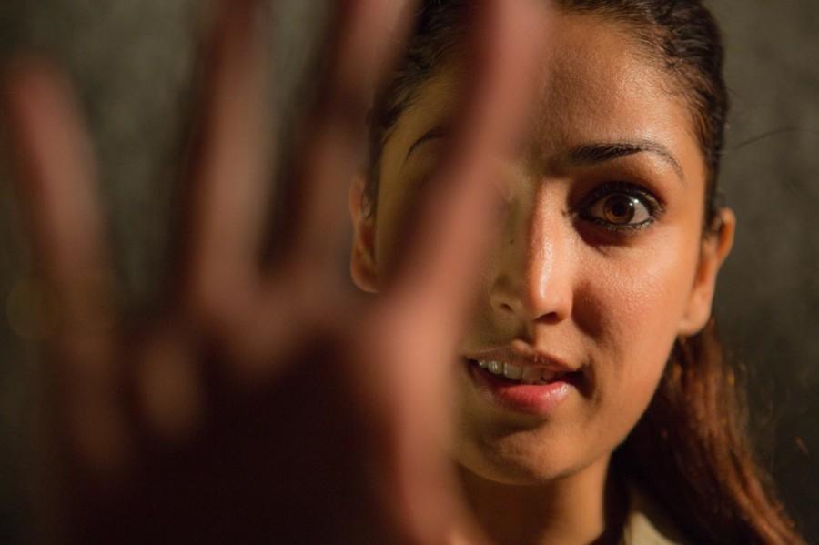 Yami Gautams is playing the character of 'Annu Karkare' a vexed and ferocious daughter who is set to seek revenge for her father’s murder from Sarkar. Yami Gautam will also be seen performing some jaw dropping action sequences in Sarkar 3 for the first time! Sarkar 3,Sarkar 3 first look,Sarkar 3 first look poster,Sarkar 3 poster,Yami Gautam,Yami Gautam in Sarkar 3,Yami Gautam new look,Aishwarya Rai Bachchan,Aishwarya Rai,Katrina Kaif