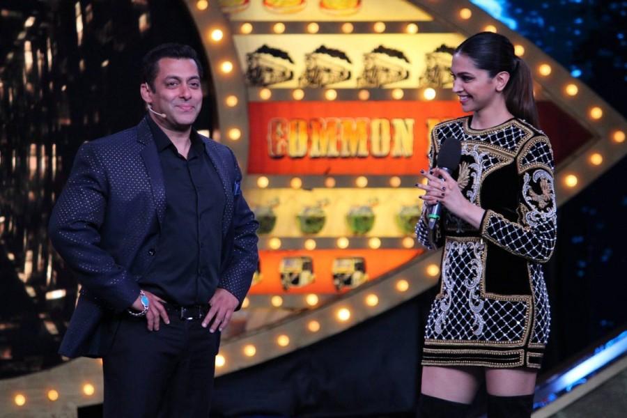Photos of Bollywood actress Deepika Padukone unveils trailer of xXx: The Return of Xander Cage on Salman Khan's Bigg Boss 10. Deepika Padukone,Deepika Padukone and Salman Khan,Deepika Padukone with Salman Khan,Salman Khan and Deepika Padukone,Salman Khan with Deepika Padukone,Deepika Padukone at Bigg Boss 10,Bigg Boss 10,xXx: The Return of Xander Cage,xXx: The Return of Xander C