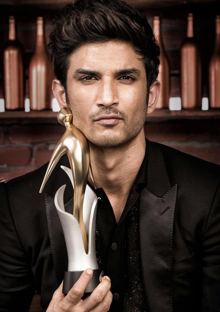 Sushant Singh Rajput Bags Youth Icon Title At Filmfare Glamour And ...