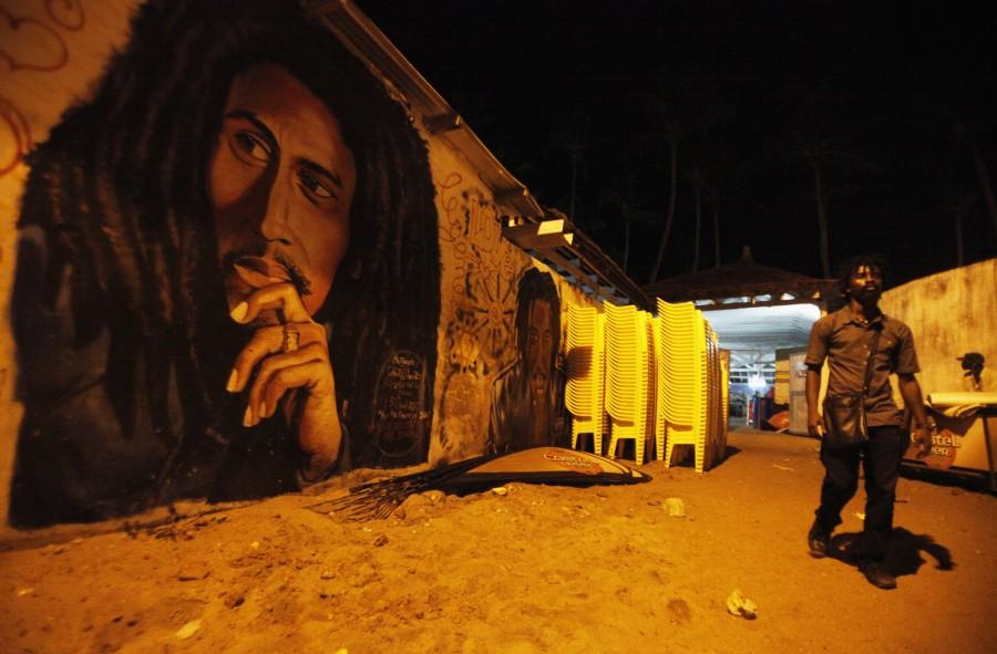6: Bob Marley earned $21 million. Michael Jackson,Charlie Brown,Arnold Palmer,Elvis Presley,Prince,Bob Marley,Theodor Geisel,John Lennon,Albert Einstein,Forbes Top-Earning Dead Celebrities,Top-earning dead celebrities,dead celebrities,Top-earning dead celebrities pics,Top-earning dead cel