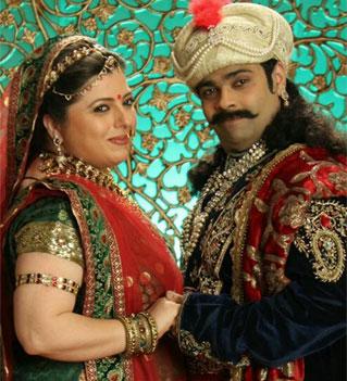 The show will see the much-awaited comeback of Delnaazz Irani as 'Rani Sahiba'. The character's return will become even more memorable as Rani Sahiba will be seen celebrating the auspicious occasion of 'Karva Chauth' with 'Shehenshah Akbar'. The special episode will be aired on 19th October at 7:00PM. Karva Chauth,Karva Chauth special,Karva Chauth 2016,Delnaazz Irani returns to Akbar Birbal,Delnaazz Irani,Akbar Birbal,Har Mushkil Ka Hal Akbar Birbal,Rani Sahiba