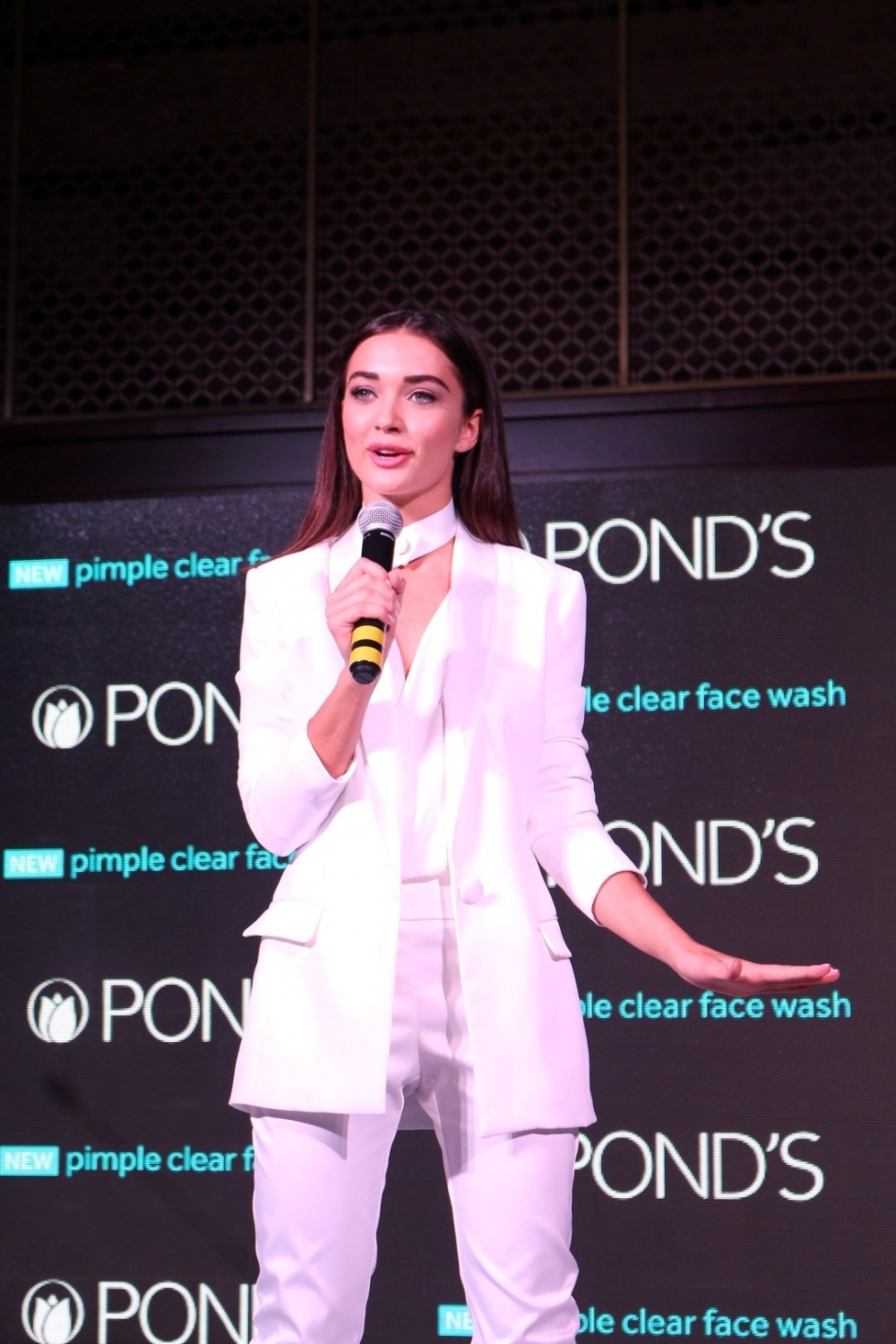 Photos of Actress Amy Jackson during the launch of Pond's Institute and Pond's Skincare products in Mumbai on Oct. 18, 2016. Ileana D'Cruz,Amy Jackson,Ileana D'Cruz launches Pond's new skincare products,Amy Jackson launches Pond's new skincare products,Pond's new skincare products,Amy Jackson latest pics,Amy Jackson latest images,Amy Jackson latest phot