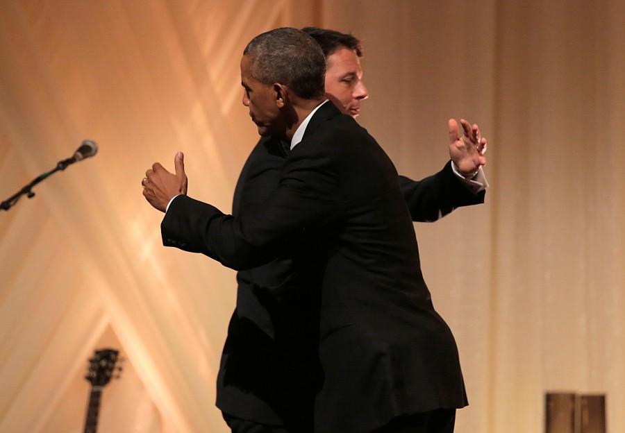 President Barack Obama and Italian Prime Minister Matteo Renzi hug during an exchange of toasts. Barack Obama,Obamas' last state dinner,Obamas' last state dinner at White House,White House,last state dinner,Michelle Obama,Matteo Renzi,Agnese Landini,Obamas' last state dinner pics,Obamas' last state dinner images,Obamas' last