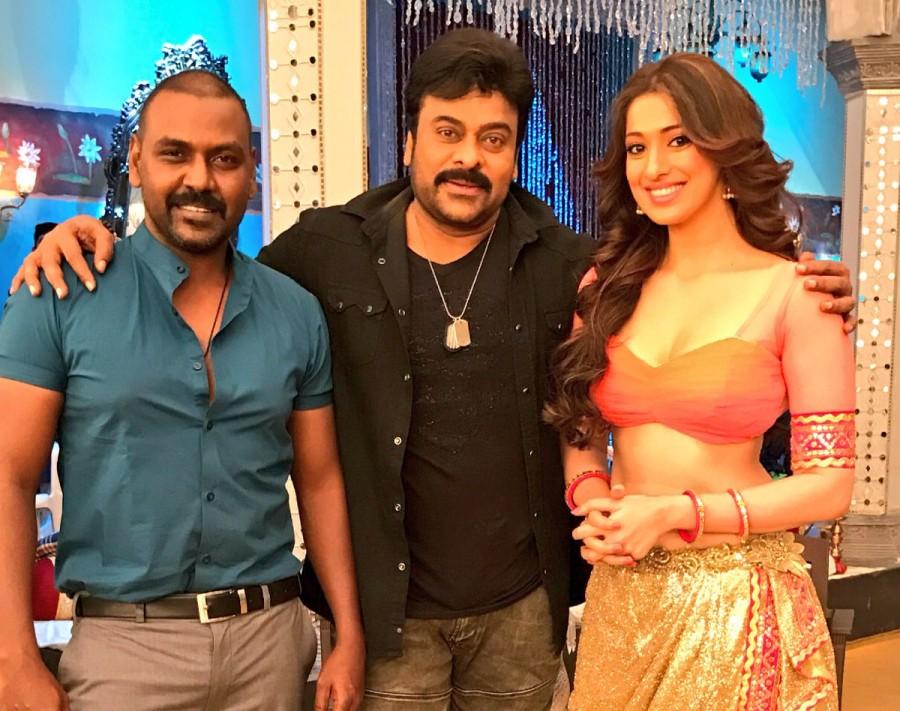 Raai Laxmi,Raghava Lawrence,Chiranjeevi,Raai Laxmi item song,raai laxmi item number,Raai Laxmi item song shoot,Raai Laxmi and Chiranjeevi,Raai Laxmi with Chiranjeevi,Khaidi No 150 Item song shoot,Khaidi No 150,Khaidi No 150 Item song,Raai Laxmi hot pics,R