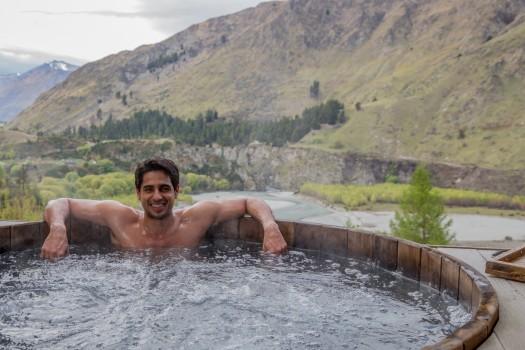 Sidharth Malhotra, who is currently busy shooting for his next film with Jacqueline Fernandez, is set to fly to New Zealand for a quick gateway. The actor says that this will be his time-off from the busy schedule.