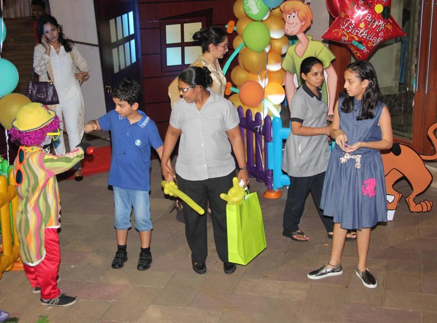 Manyata and Sanjay Dutt personally looked into all the arrangements and the preparations for the twins birthday party. Sanjay made sure that there was nothing that was missing at the party and made it very special for the kids. From the invites to the snacks to the cake, Dutt was involved in all of it! Sanjay Dutt,Iqra,Shahraan,Sanjay Dutt children birthday celebrations,Sanjay Dutt children birthday celebrations pics,Sanjay Dutt children birthday celebrations images,Sanjay Dutt children birthday celebrations photos,Sanjay Dutt children birthday celebrat